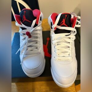 Jordan Kids Sneakers in White and Red